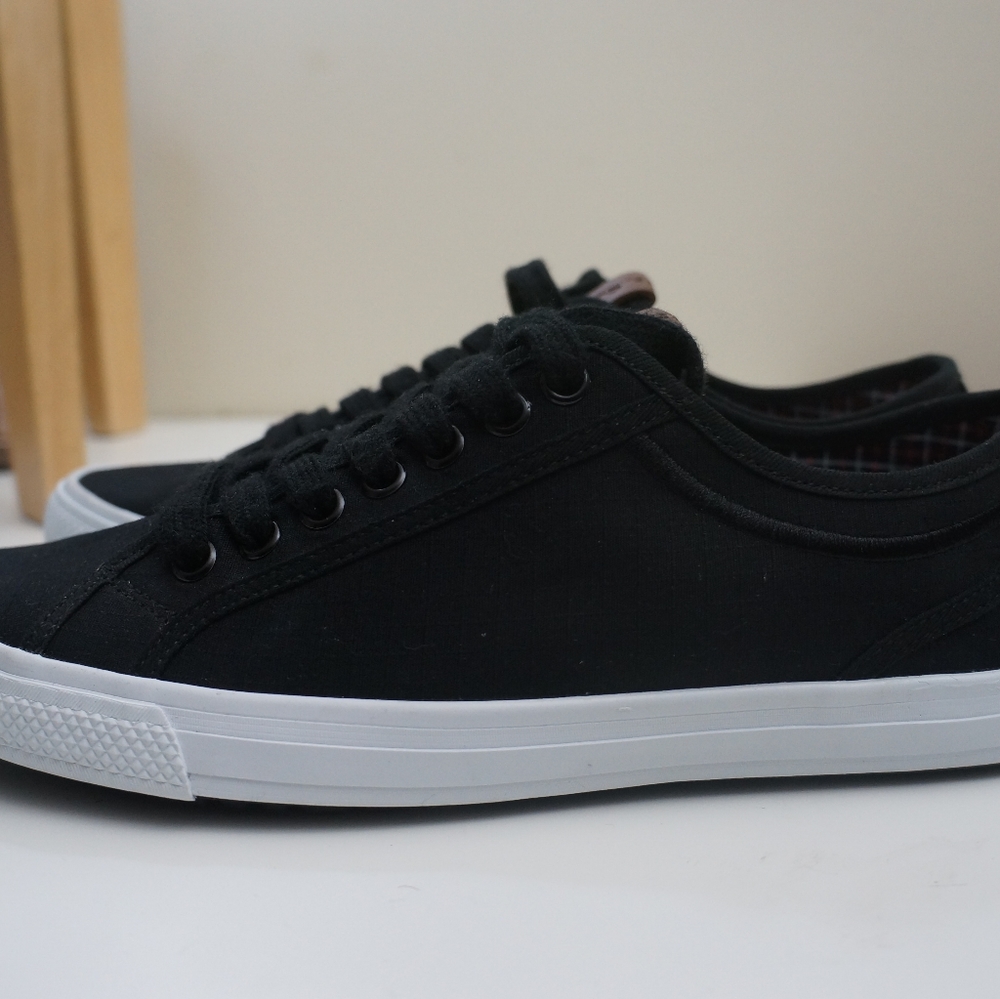 Ben Sherman Conall Low top - Size 8 - NEW